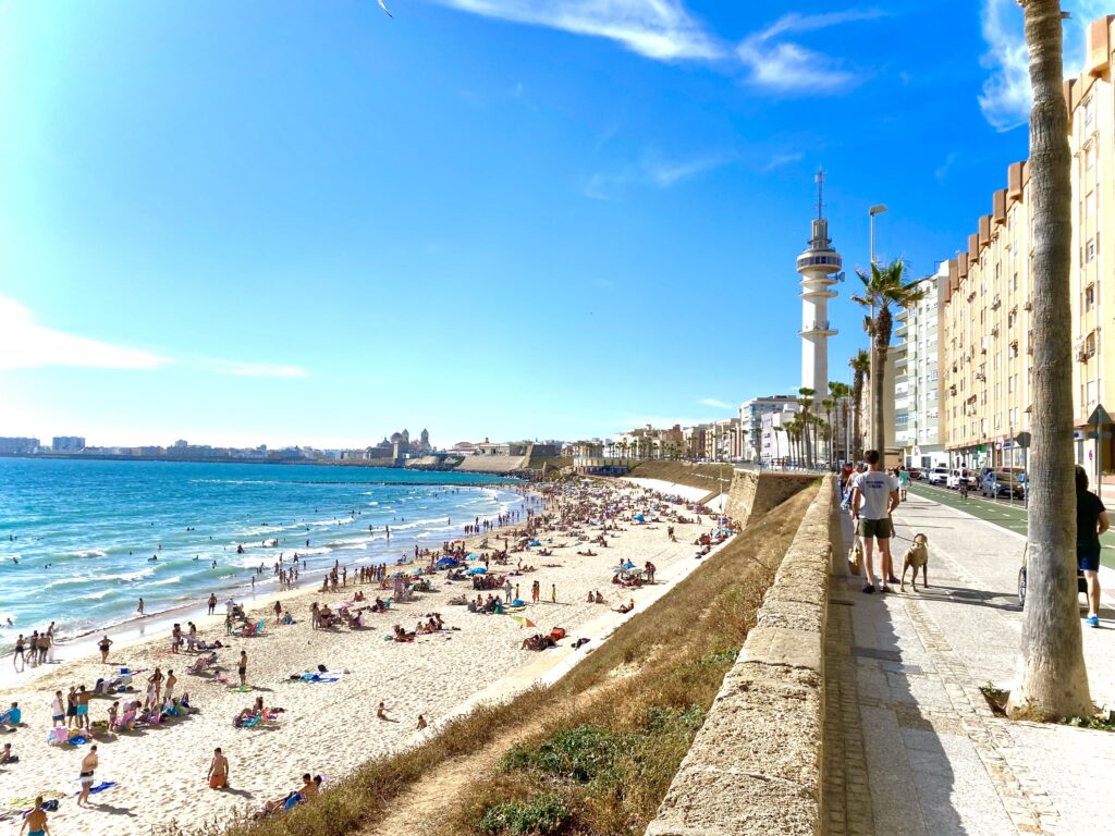 Playa de Santa María del Mar - Qué ver en Cádiz en un día