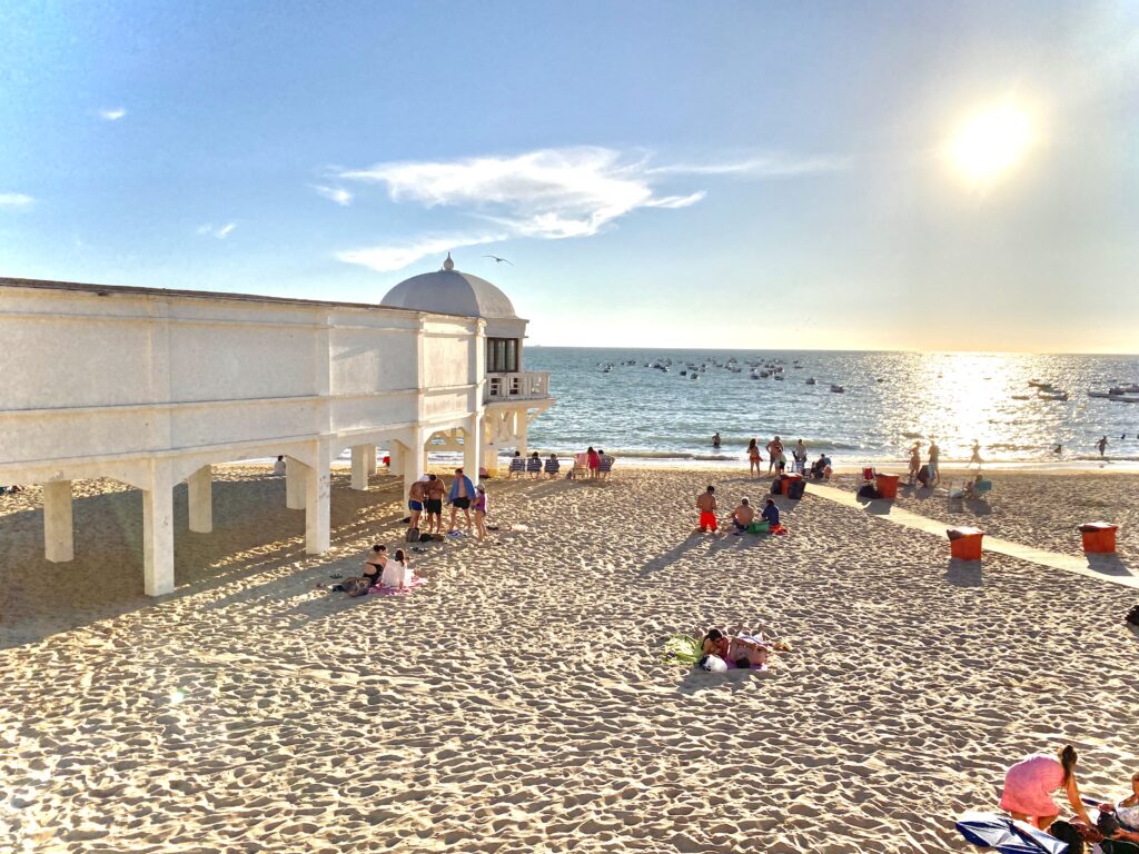 Atardecer en Playa de la Caleta - Qué ver en Cádiz en un día