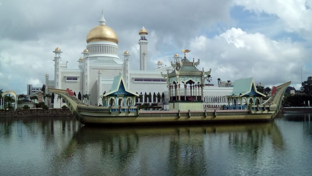 Mezquita de Omar Ali Saifuddien - Brunei