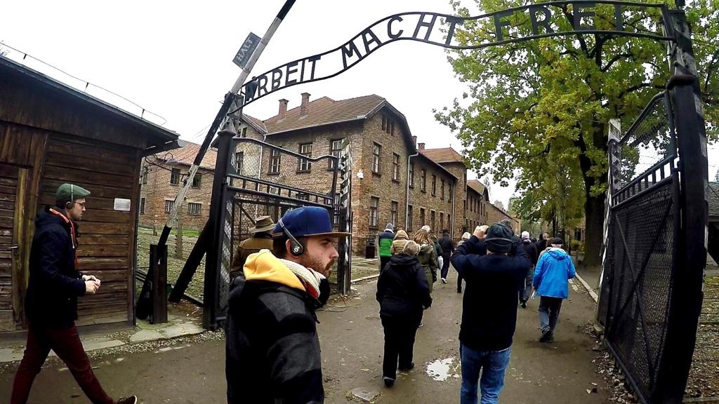 "El Trabajo Libera" - Entrada a Auschwitz