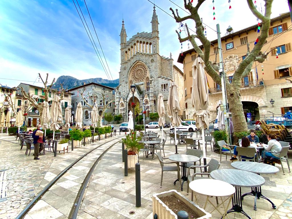 Plaza de la Constitución - pueblos de mallorca