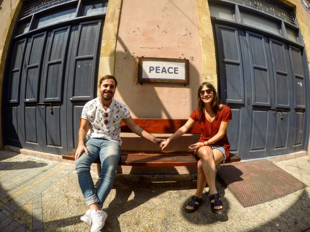 El cartel de "Peace", en Ledras Crossing Point