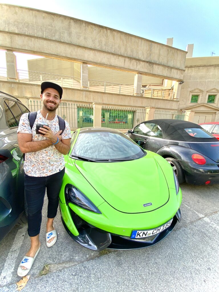 Autos deportivos en Puerto Banus