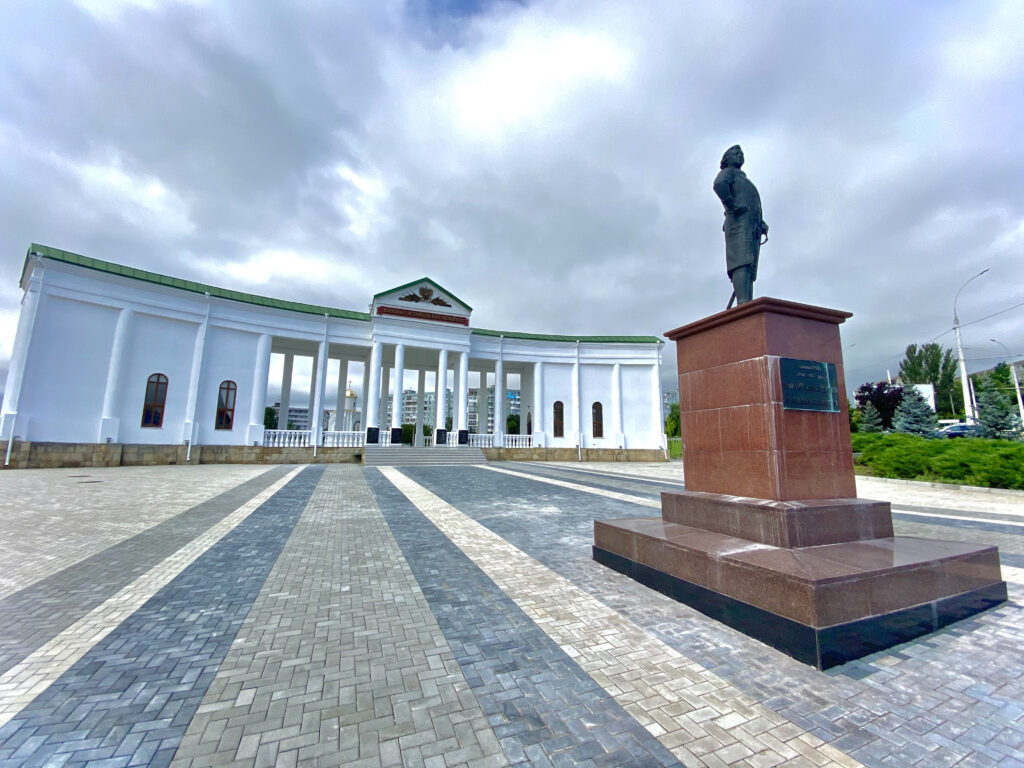 Cementerio Militar con la Estatua de Grigory Potemkin