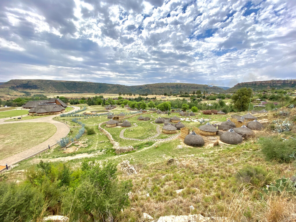 Thaba Bosiu Cultural Village - donde queda lesotho