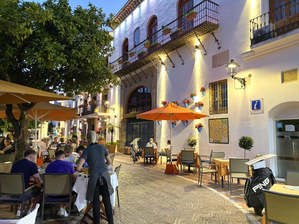 Marbella de noche