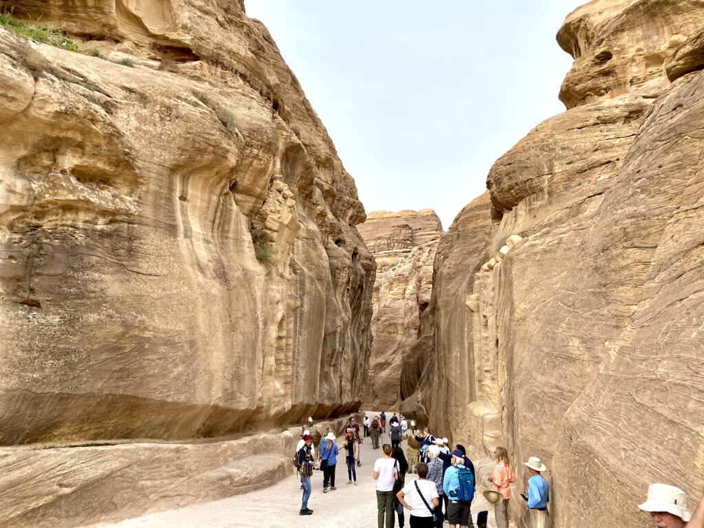 Acueductos enclavados en la piedra