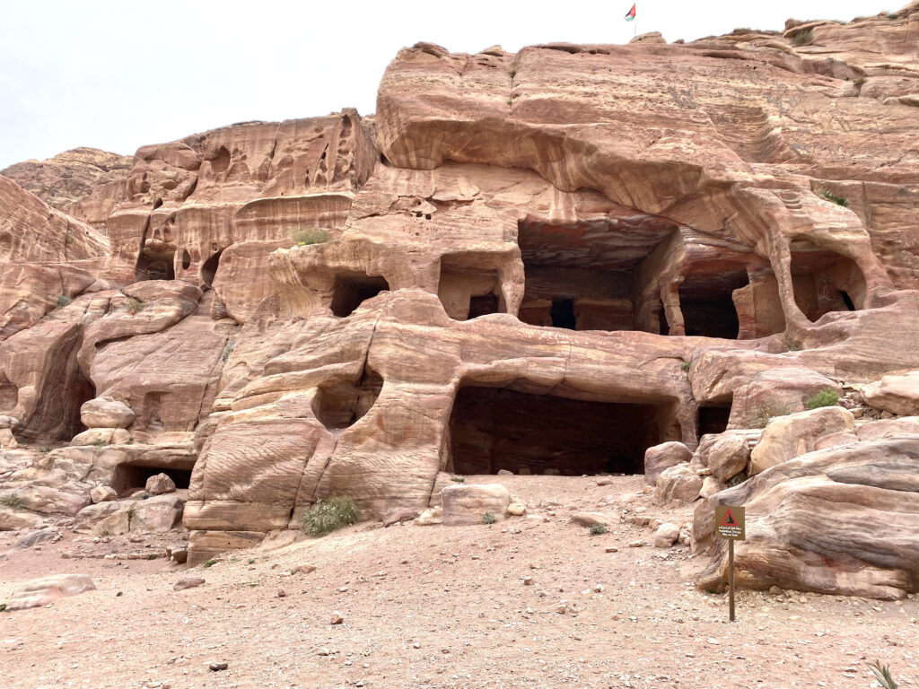 Cuevas y Antiguas Casas