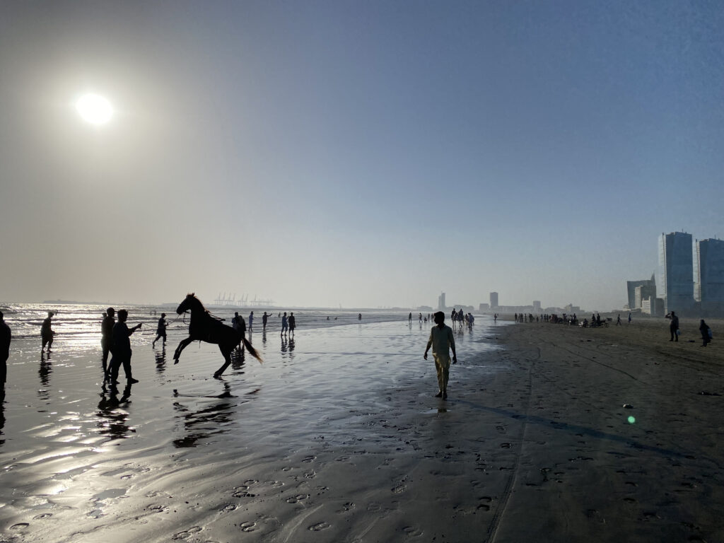 Clifton Beach - que hacer en Karachi además de Do Darya
