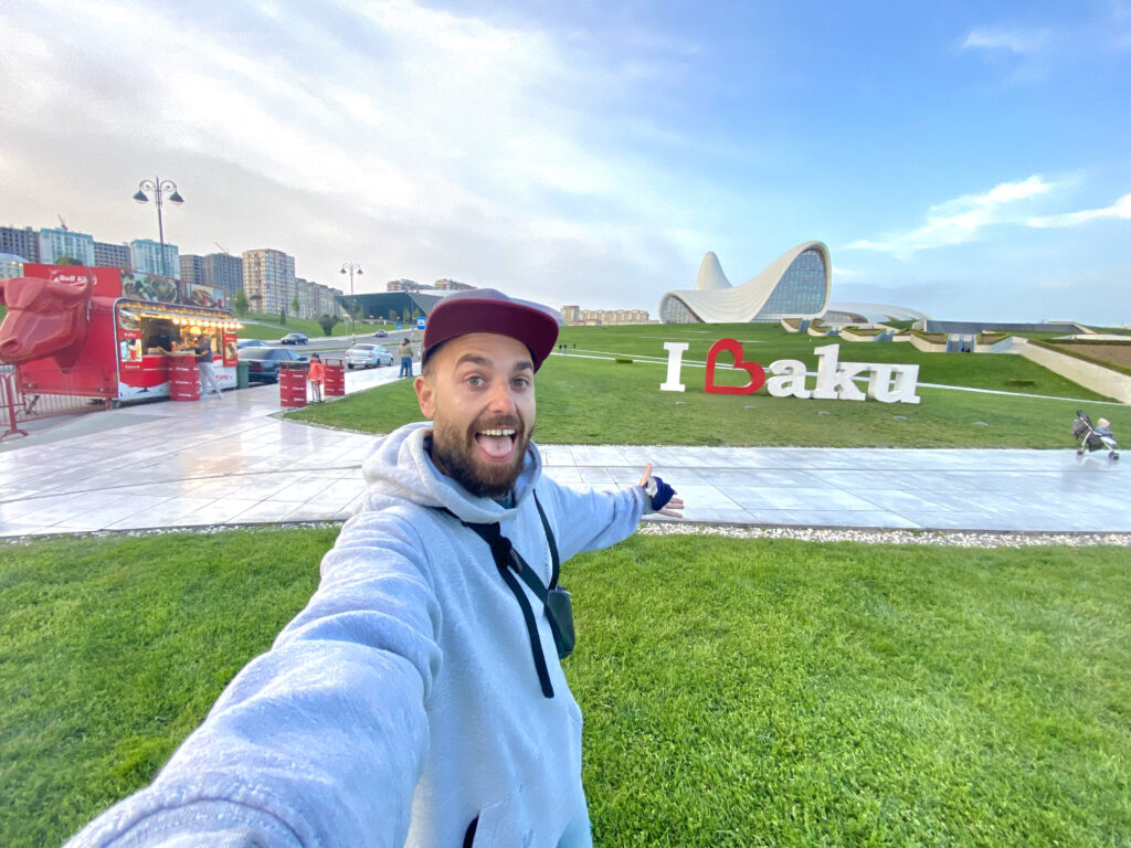 Centro Heydar Aliyev - que hacer en Bakú