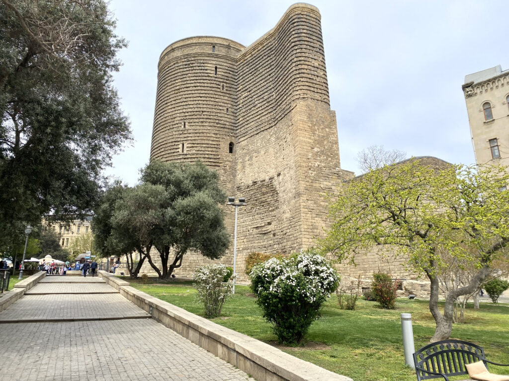 Torre de la Doncella - que ver en bakú