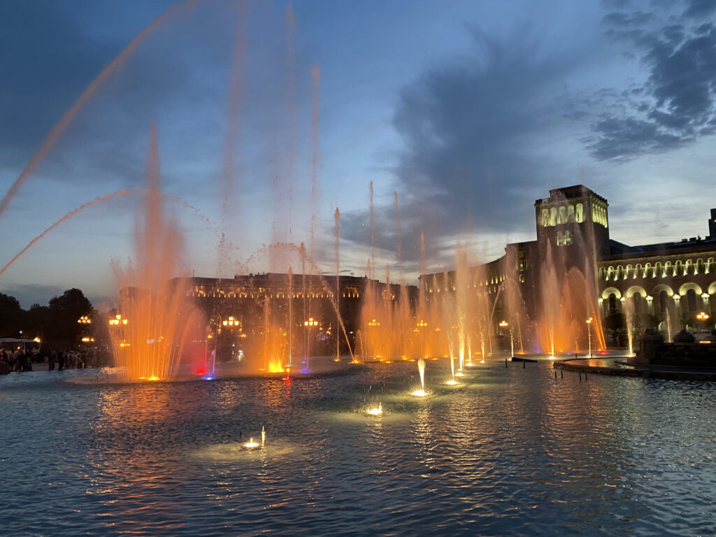 que ver en Ereván - Plaza de la República