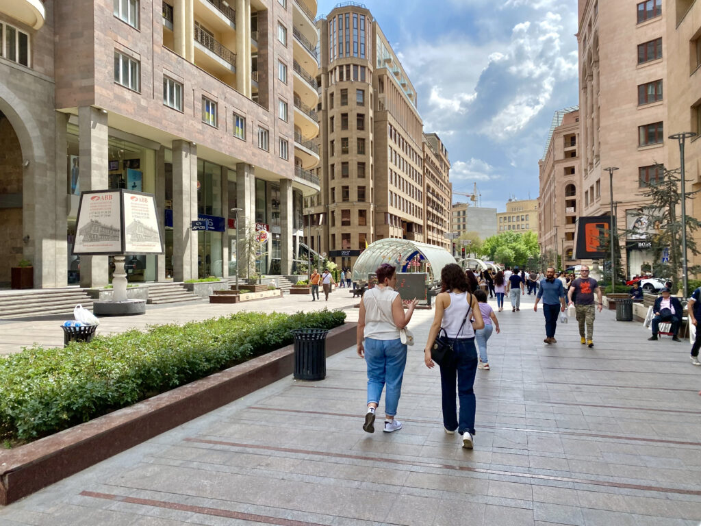 que ver en Ereván - Peatonal Northern Avenue