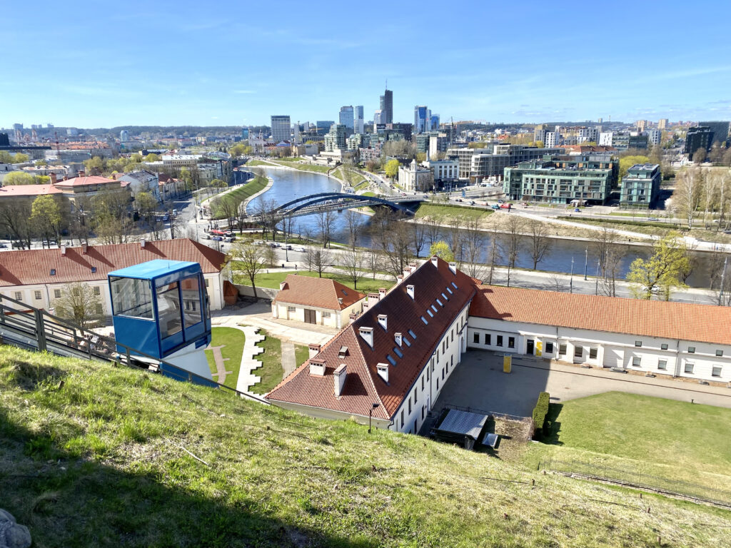 Vista desde Torre de Gediminas con teleférico incluido