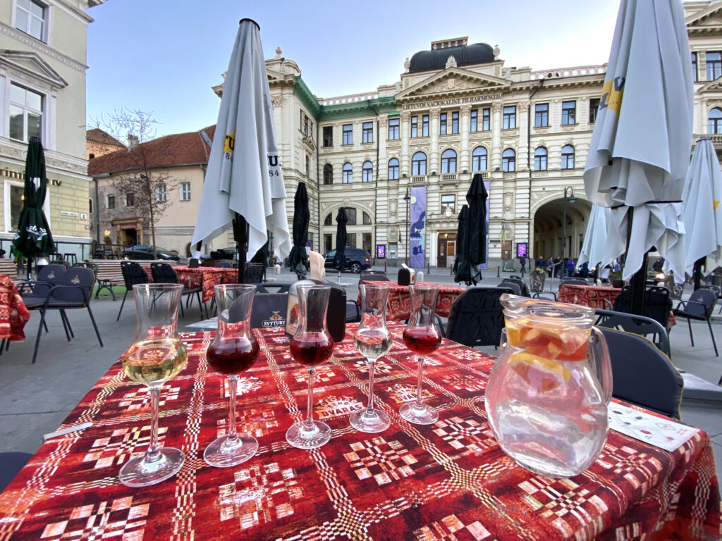 Degustación de vinos en Etno Dvaras