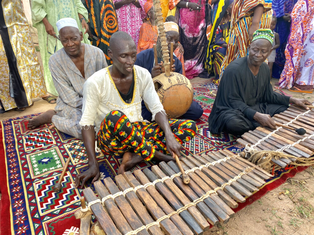 Bailes tradicionales en Catabina - Guinea Bissau