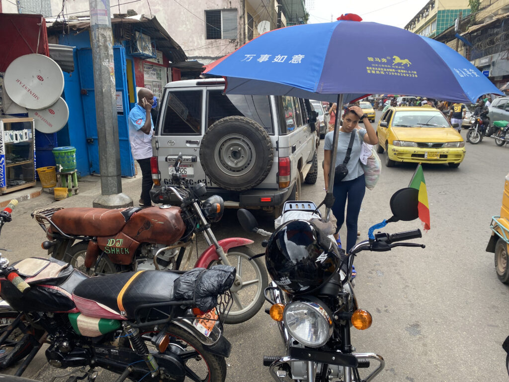 Moto-Taxis con paraguas