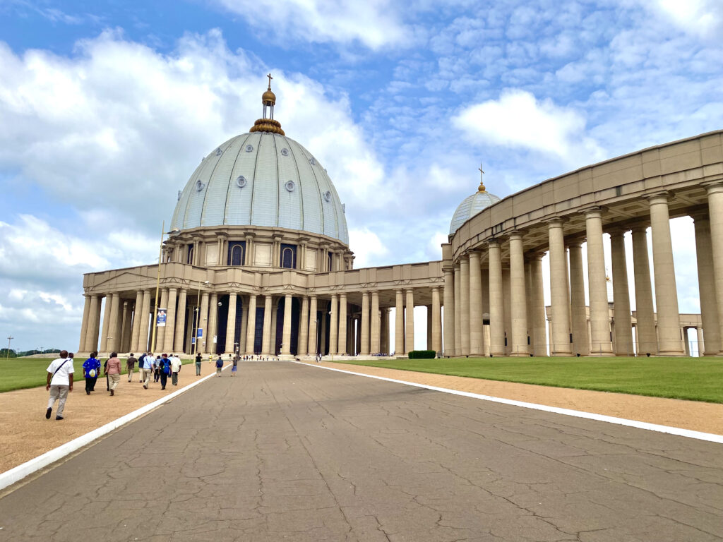 La iglesia mas grande del mundo - Yamusukro - Costa de Marfil