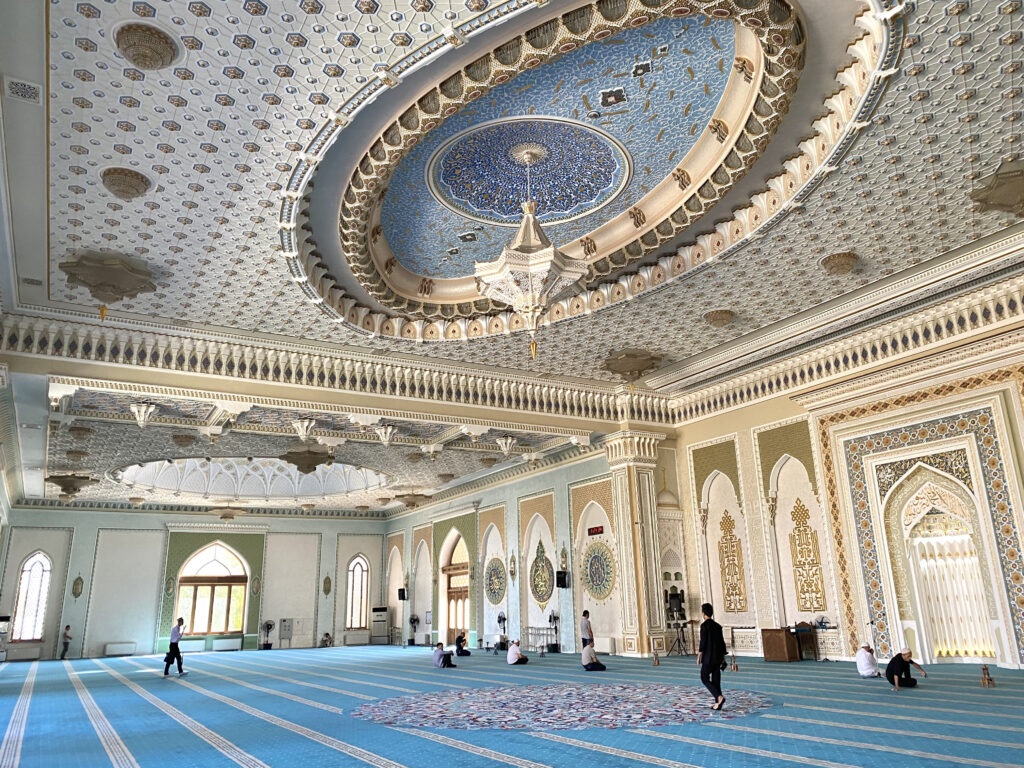 Interior de la Mezquita de Khazrati Imam - Que ver en Tashkent