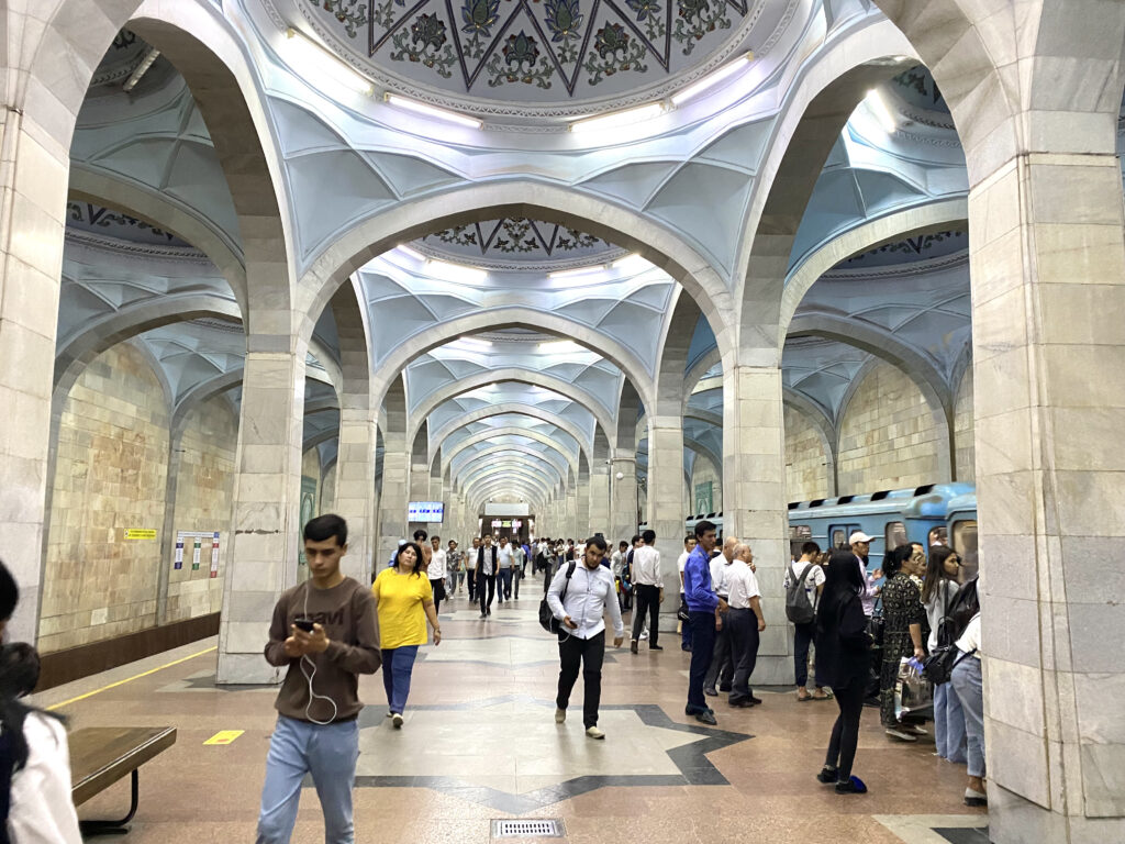 Estación de metro en Tashkent - Como moverse en Tashkent