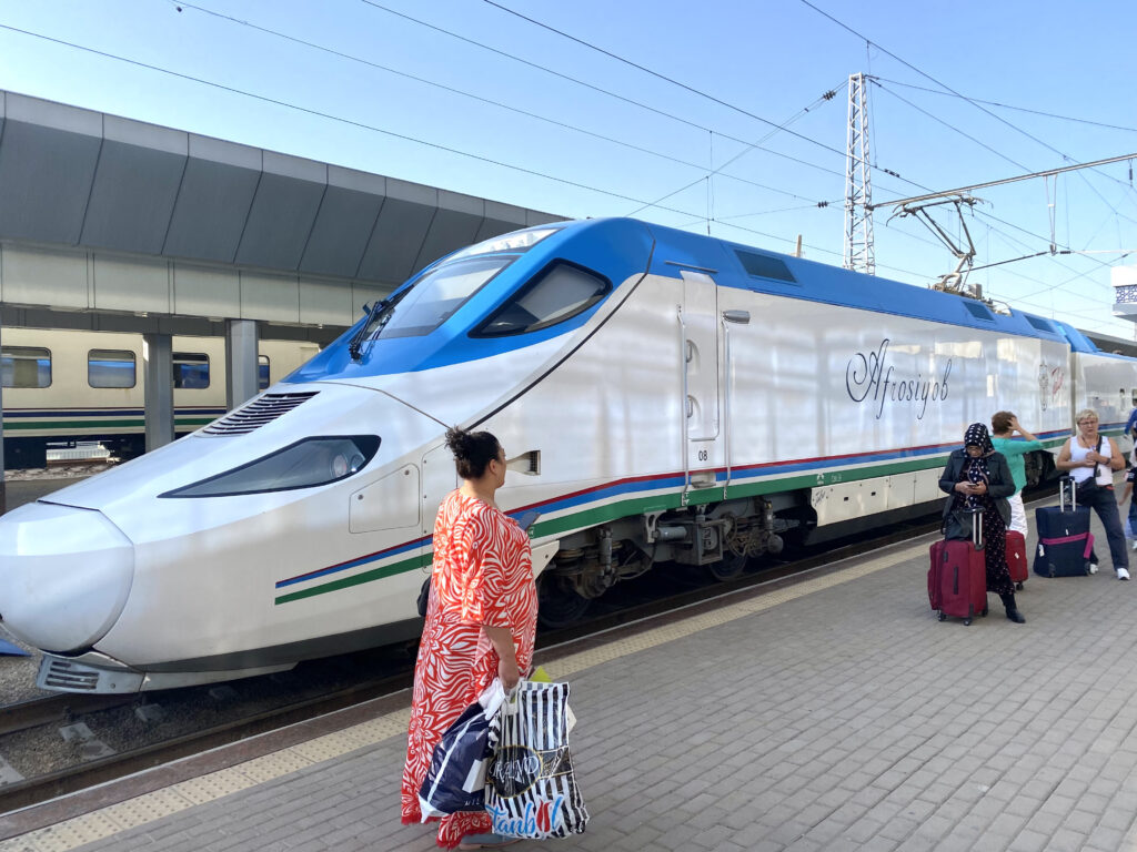 Trenes en Uzbekistán