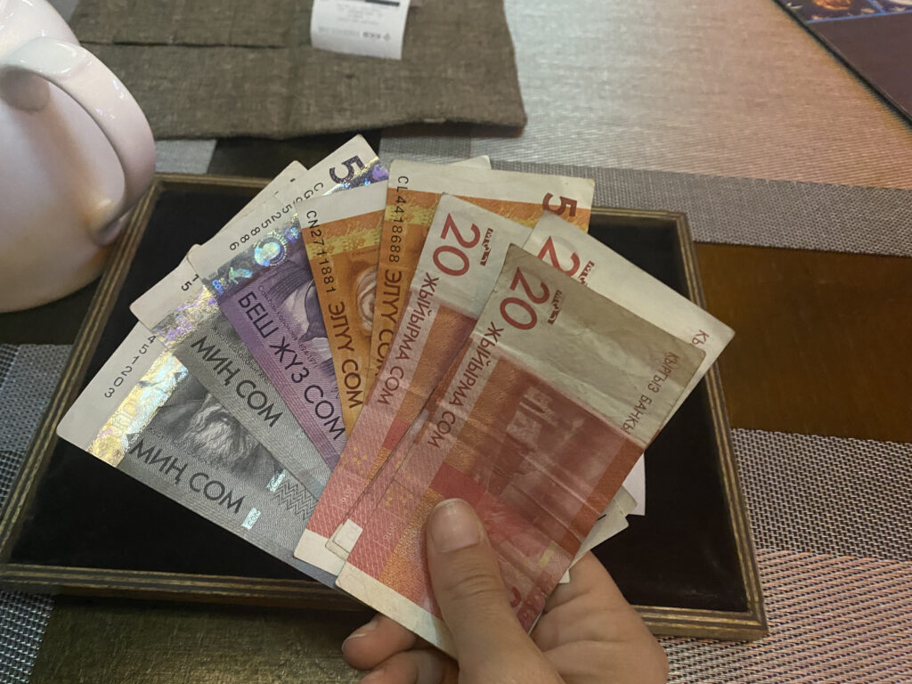 Moneda en Kirguistán