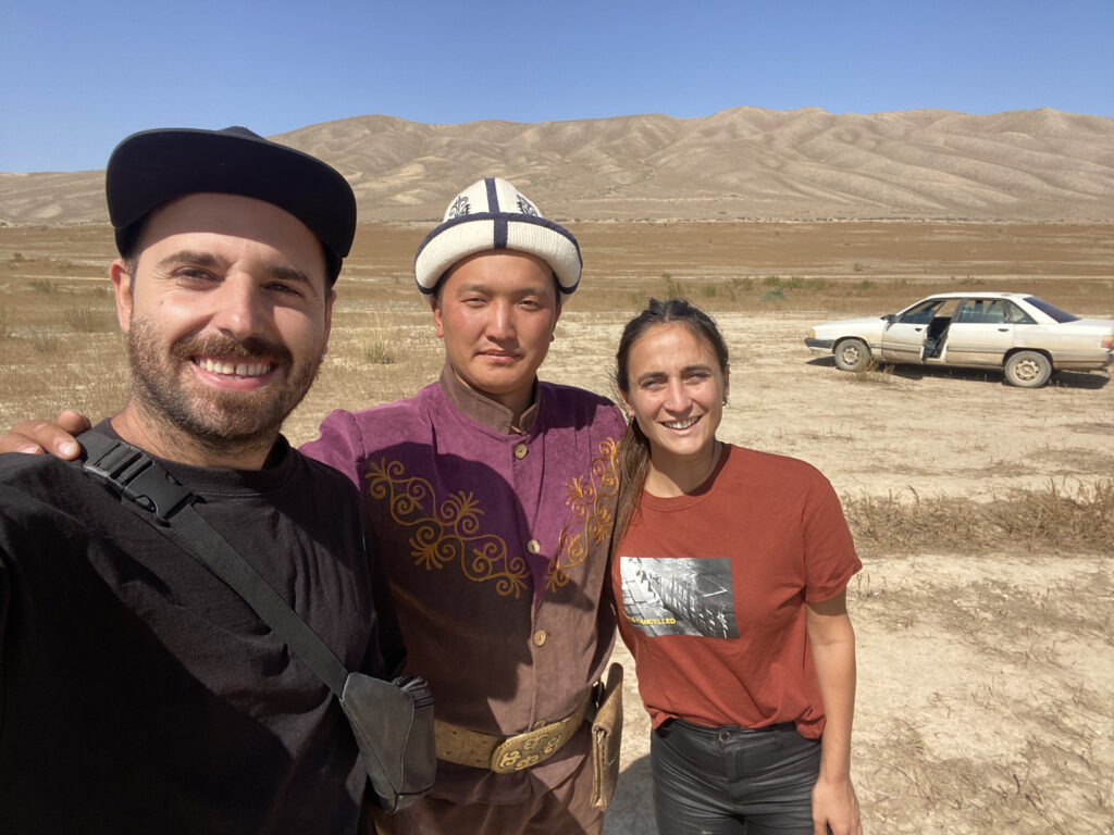 Cazadores con águilas en Kirguistán - Berkushi