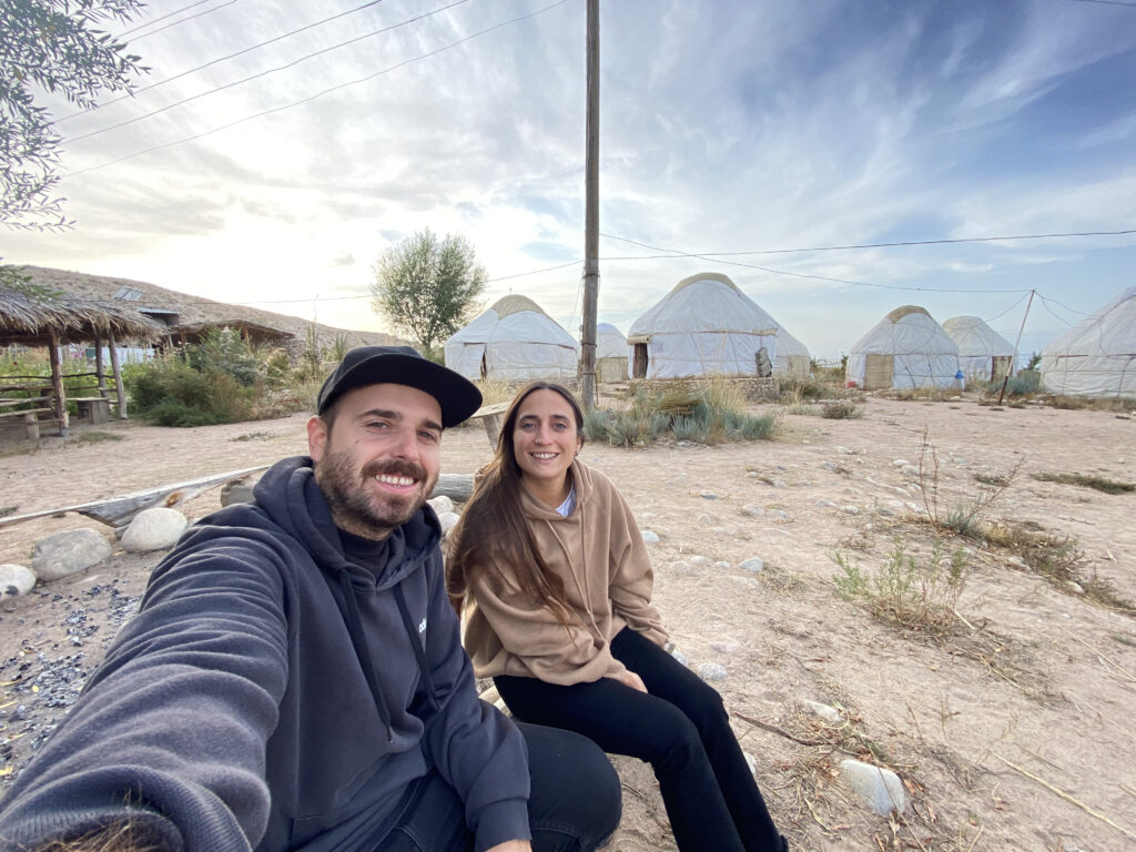 Durmiendo en yurtas en Kirguistán