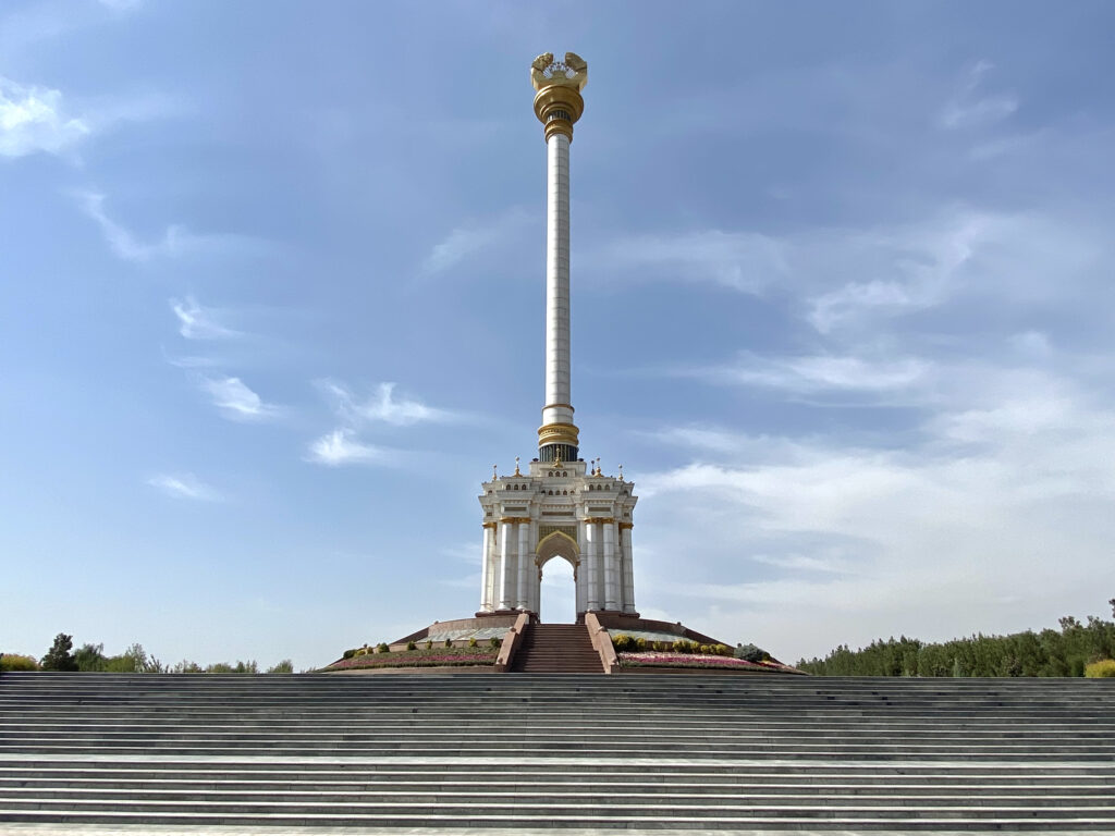 Monumento de la Independencia Tayikistán