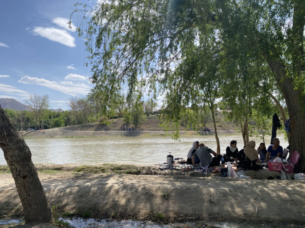 Camping en el Río de Isfahan