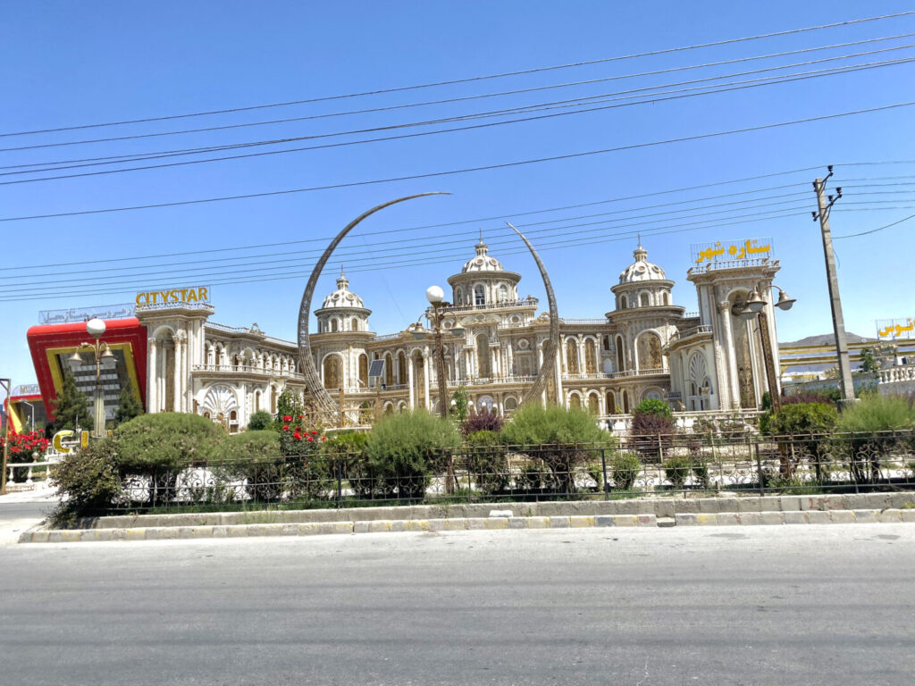 Los salones de fiestas de Kabul