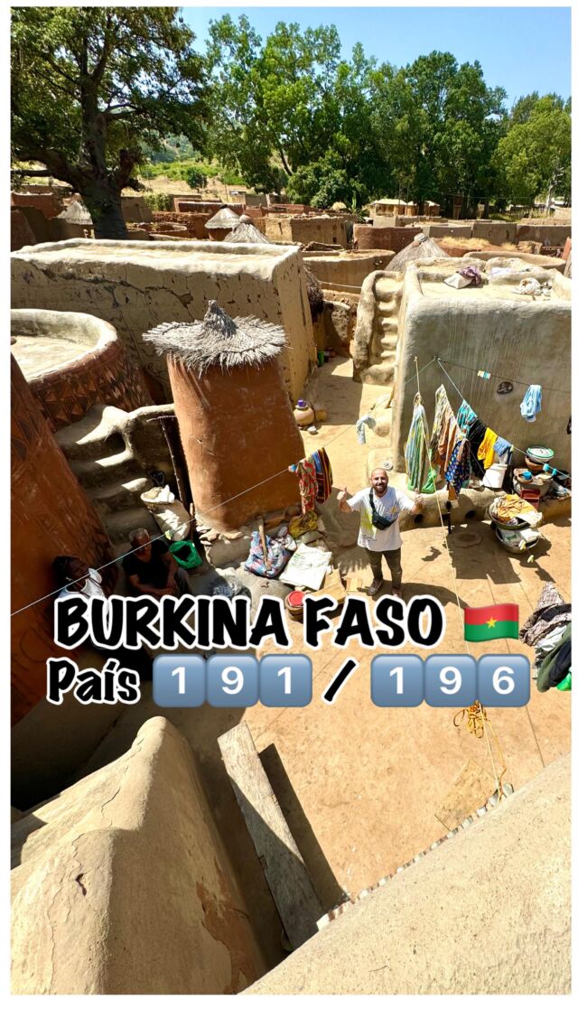 Amigos; BIENVENIDOS a BURKINA FASO 🇧🇫; país 191/196! Recontra metidos en la recta final 🤯🤯🤯🤯 
.
#visit #travel #africa #african #trip #burkina #burkinafaso🇧🇫 #burkinafaso #tiebele #blog #travelblogger